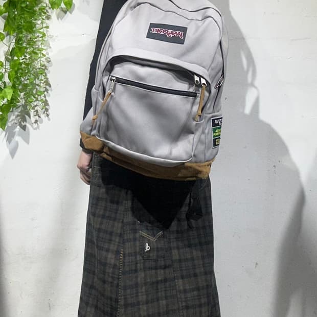 잔스포츠 그레이 백팩 가방