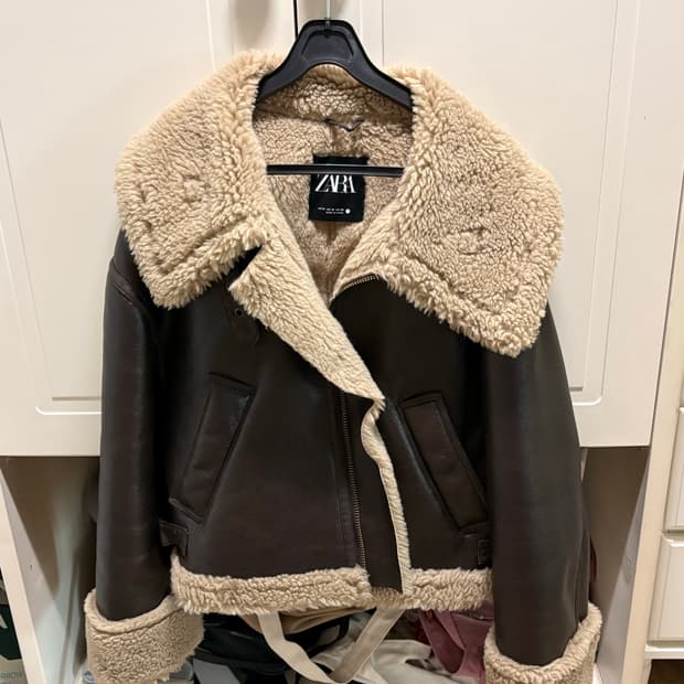 자라 퍼무스탕 자켓