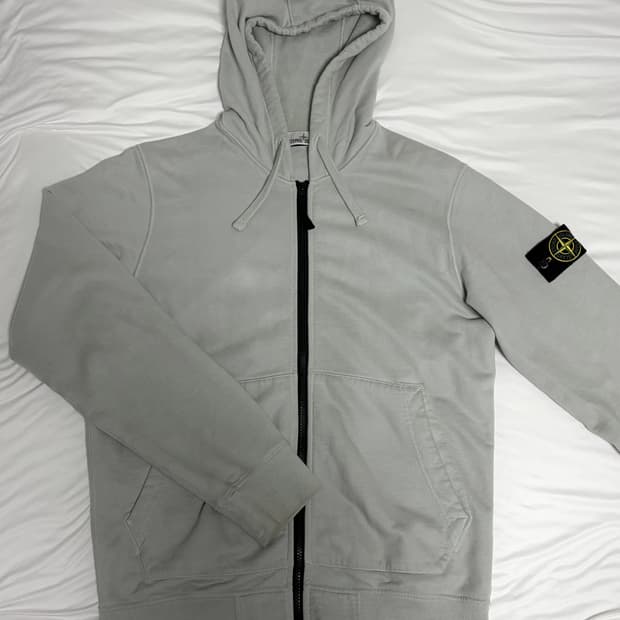 스톤아일랜드 후드집업 22fw 그레이 95M 정품