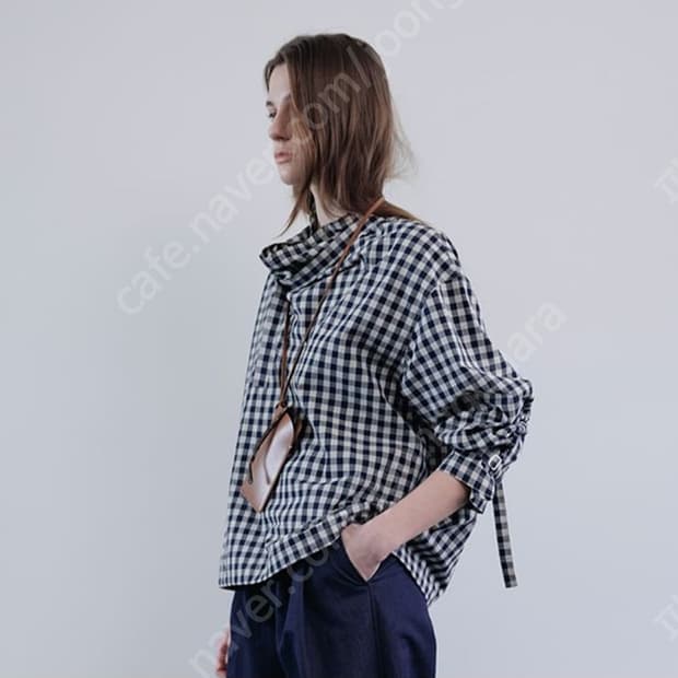 문달 belted anorak in navy