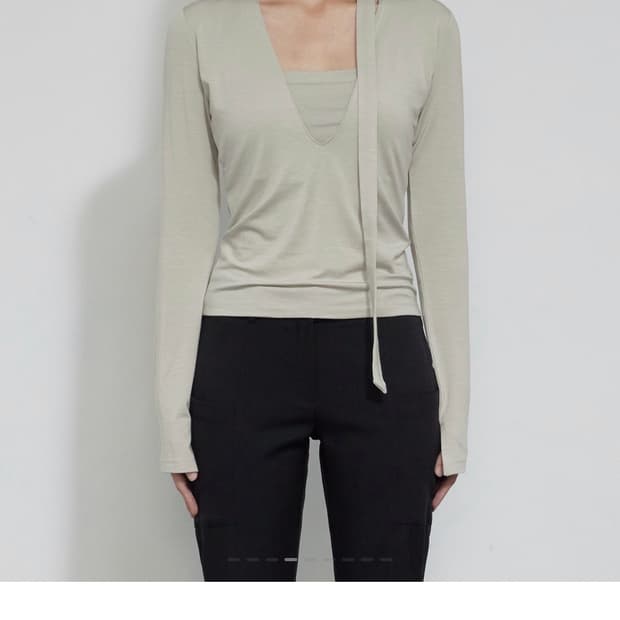 새상품)보헤미안서울 딥 브이넥 탑 베이지