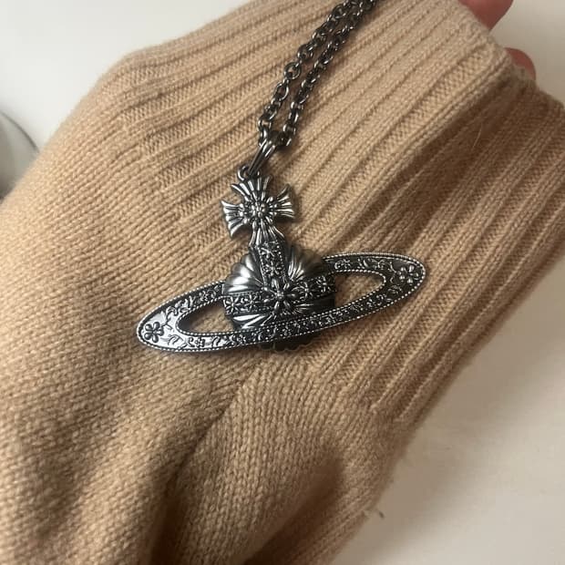 비비안웨스트우드 황동 빅 orb 목걸이