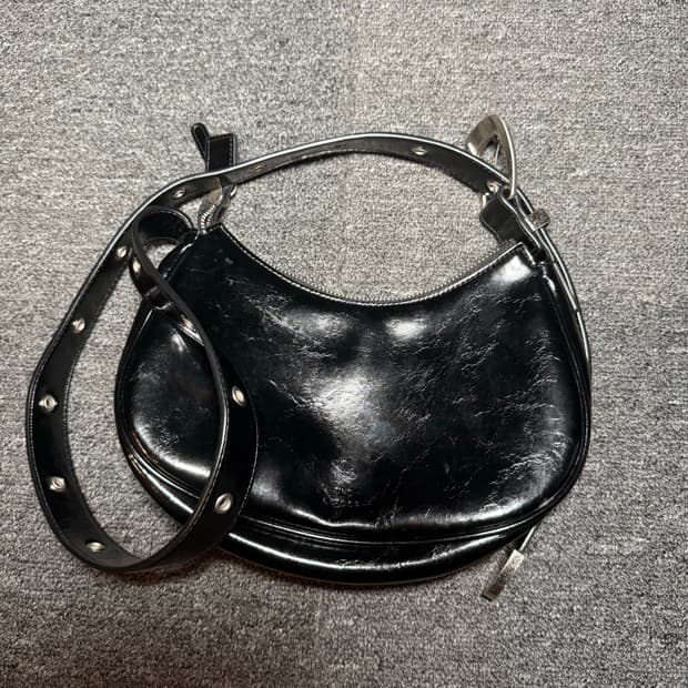 파인드카푸어 벨티백 25 크링클드 / 블랙