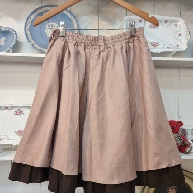 axes femme 모카초코 프릴 레이어드 스커트