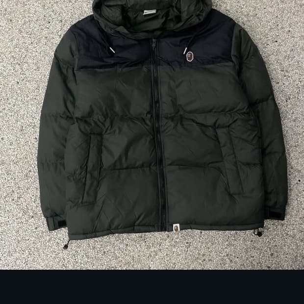 베이프 카키 패딩