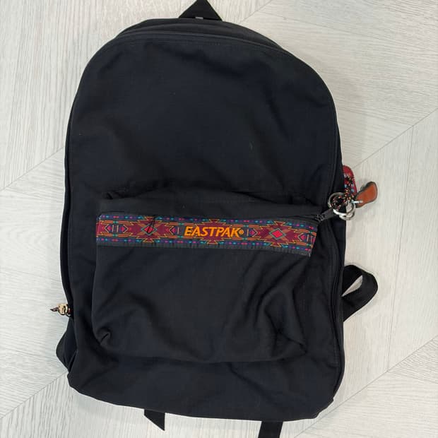 이스트팩 아즈텍 백팩 