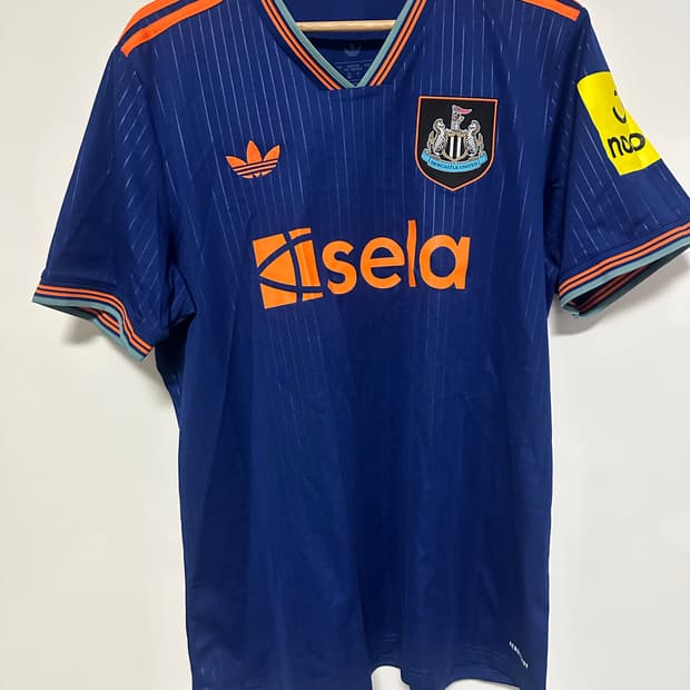 뉴캐슬 25-26 써드 유니폼