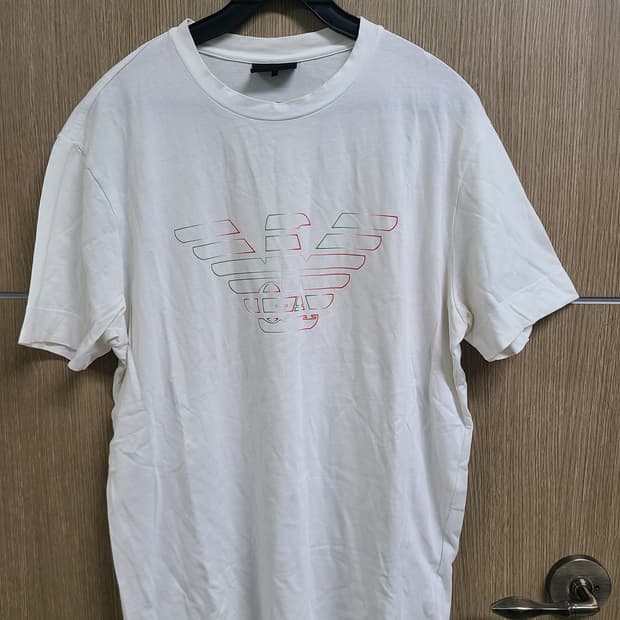 엠포리오아르마니 반팔티 100