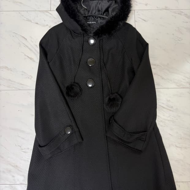 빈티지 폼폼 블랙 코트 