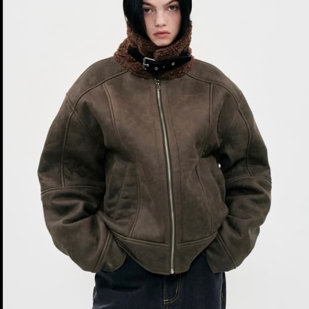 밀로아카이브 무스탕 s