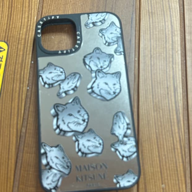 메종 키츠네 x 케이스티파이 폰 케이스