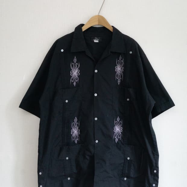 Gongora guyabera shirt