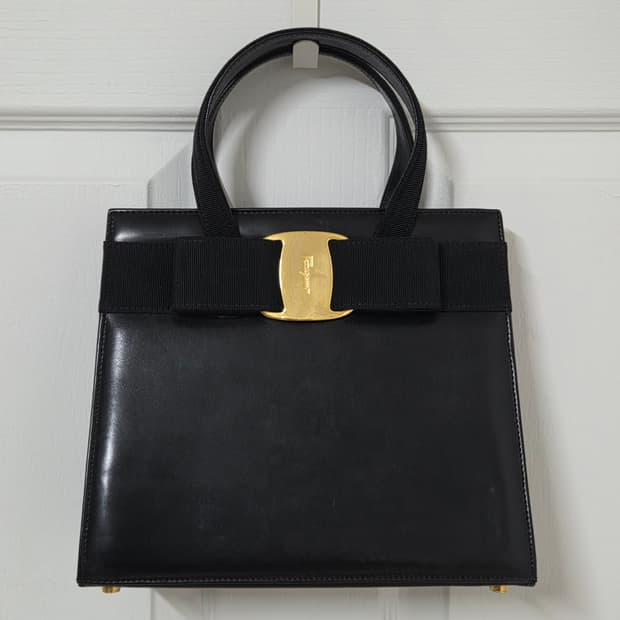 살바토레 페라가모 바라 리본 탑 핸들백