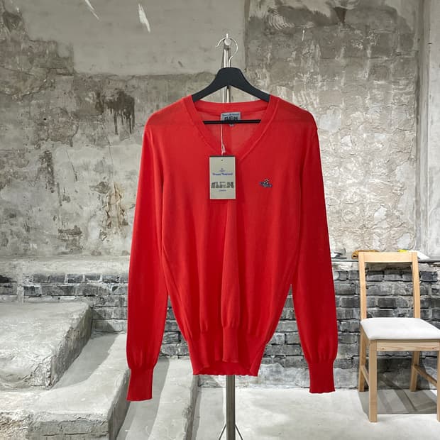 비비안 웨스트우드 맨 플라밍고 orb로고 V넥 니트