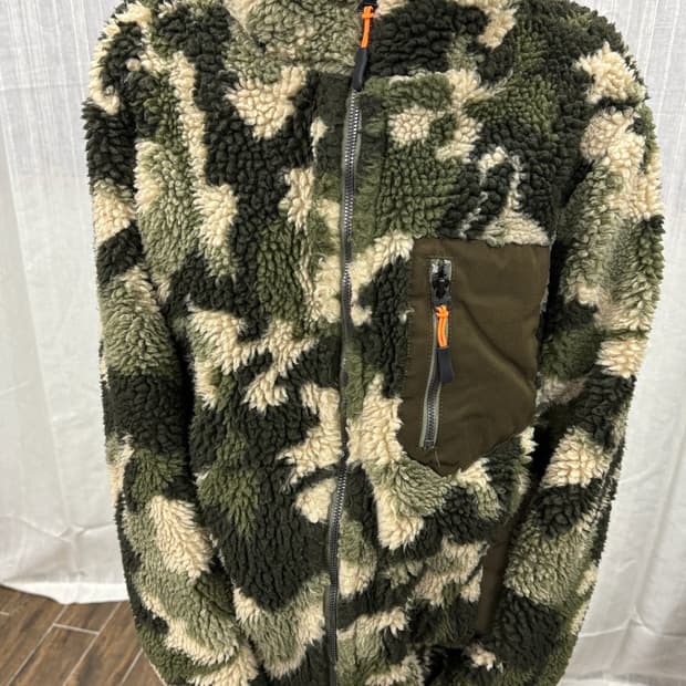 자라(Zara) 카모플라쥬 양털 셰르파 플리스 후리스 자켓