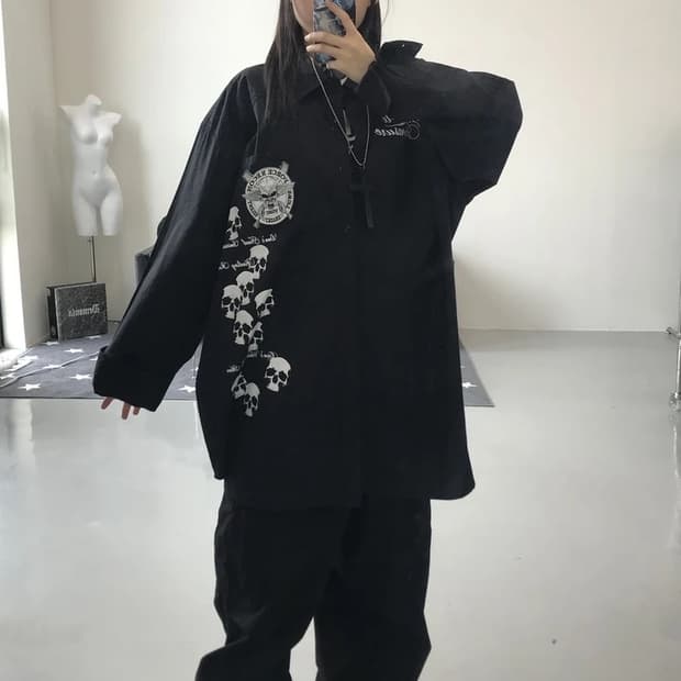 Amore Puro 스컬 프린팅 패치 블랙 셔츠