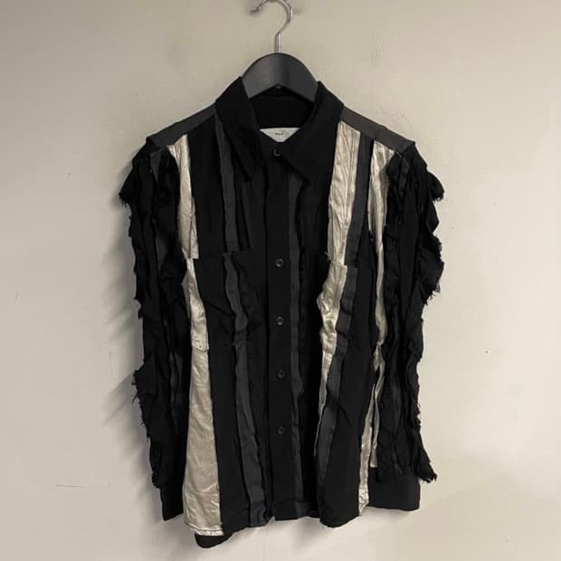 TOGA PULLA rough cutting line shirt