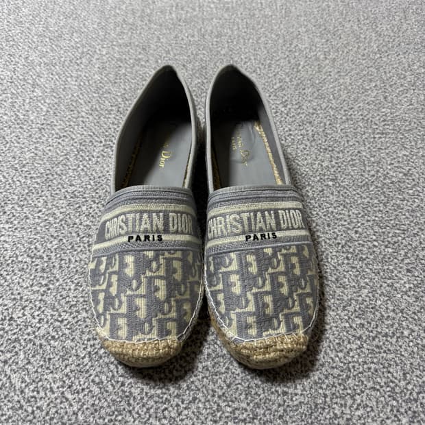 디올 오블리크 에스파드류 슬립온 250