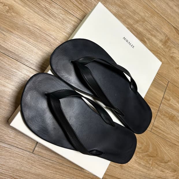 오라리 26SS soft leather flipflop