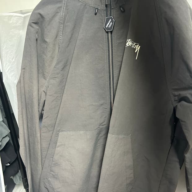 스투시 비치쉘 바람막이