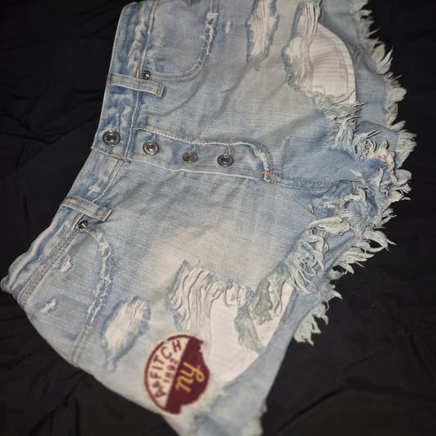 아베크롬비 데님 디스트로이드 하이라이즈 숏 팬츠