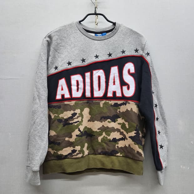 아디다스 빅로고 카모플라쥬 맨투맨 M