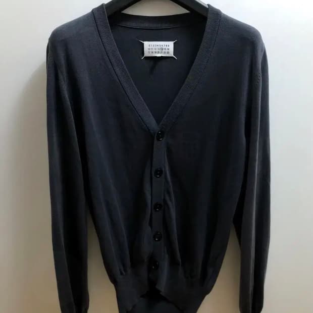 마르지엘라 엘보우 패치 가디건 차콜