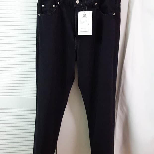 [새상품] 오더아카이브 미니멀 블랙진 32