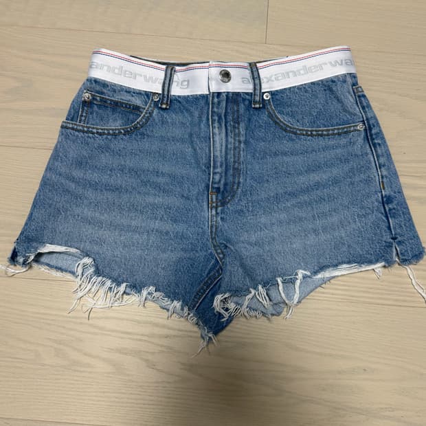 알렉산더왕 데님 쇼츠 26