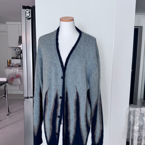 니들스 불꽃 가디건