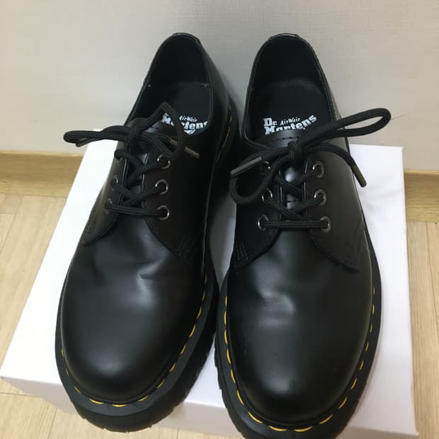 1461 쿼드 블랙 폴리시드 스무스 / 25567001