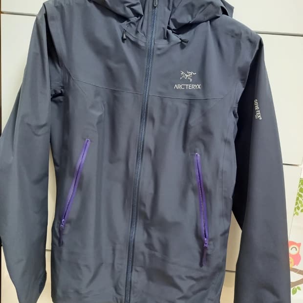 아크테릭스 베타 고어텍스 자켓 블랙 사파이어 s