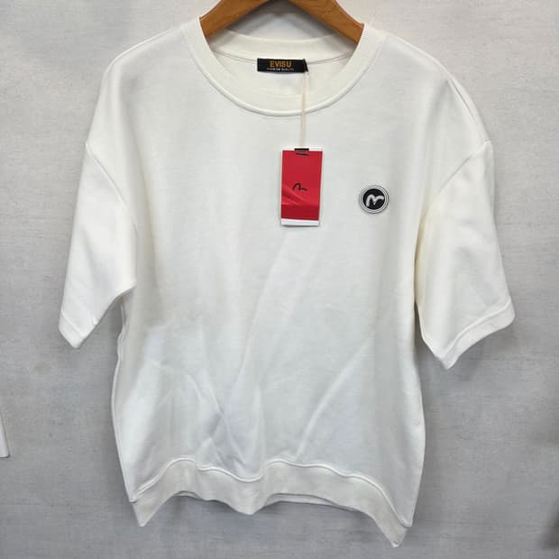 에비수 스몰로고 맨투맨 반팔 L