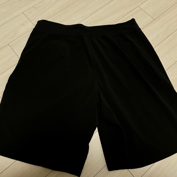 리복 헬스 러닝 크로스핏 운동 반바지 팝니다!