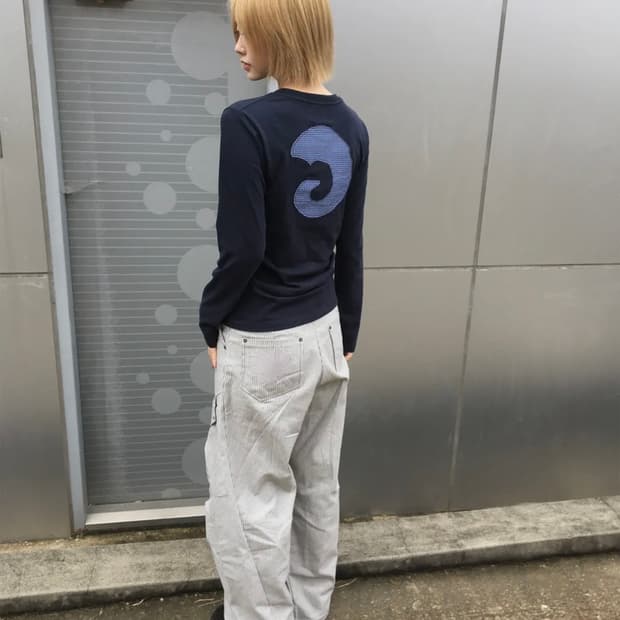 탄산마그네슘 혼 아플리케 롱슬리브 네이비 우먼