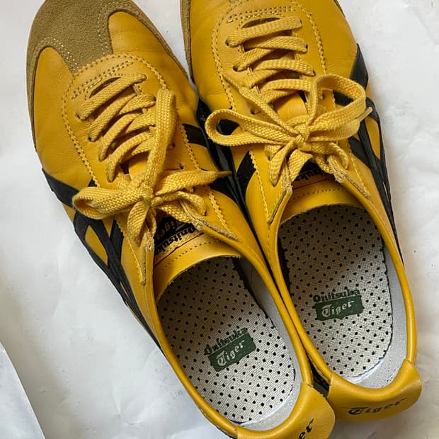 오니츠카 타이거 멕시코 66 옐로우 블랙 265사이즈 판매합니다!