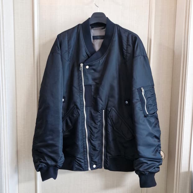 송지오 23FW 어시메트릭 마원점퍼 Ma-1 48