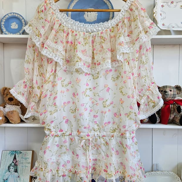 (CECIL McBEE) 체리 프릴 튜닉