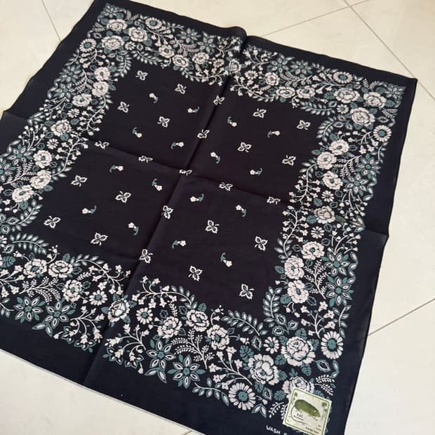 FLOWER BANDANA 플라워 반다나