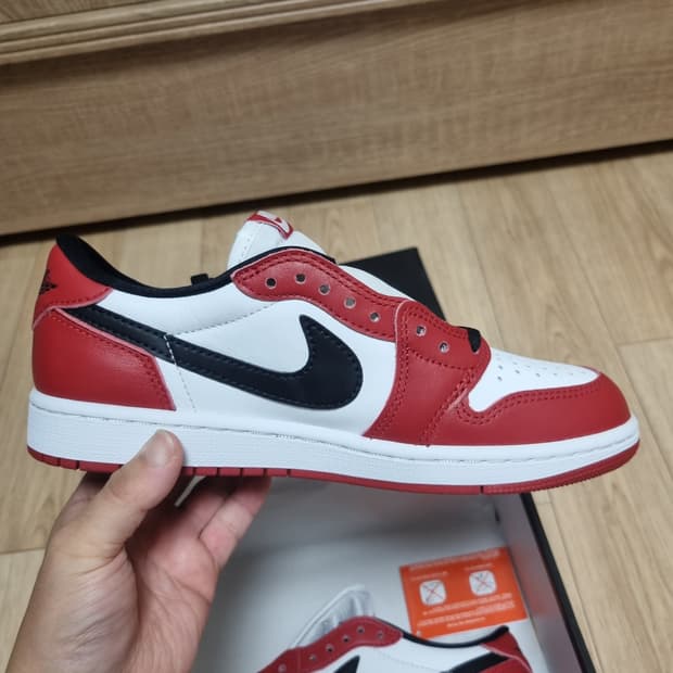 나이키 조던1 레트로 로우 OG 시카고
245
