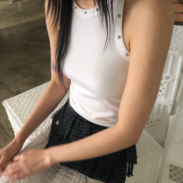 스터드 슬리브리스