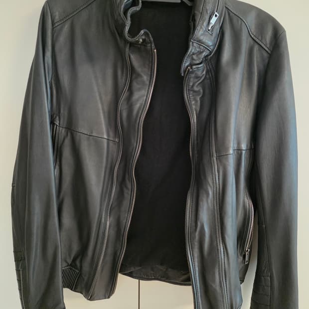 솔리드 옴므 가죽 자켓