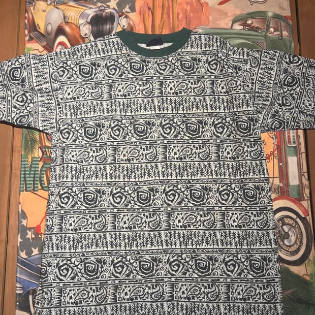 에스닉 패턴 티셔츠