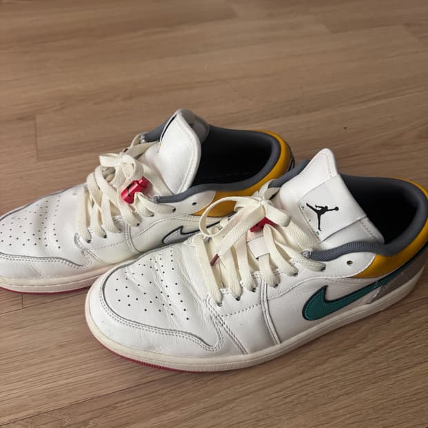 조던1로우 프리미엄 세일앤 옐로우 오커 285