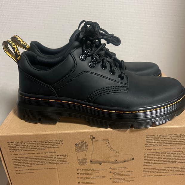 닥터마틴 리더 와이오밍 레더 유틸리티 슈즈 블랙