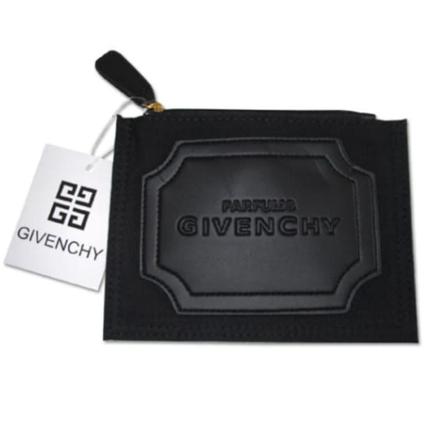 지방시 GIVENCHY 플랫 파우치 (새제품)