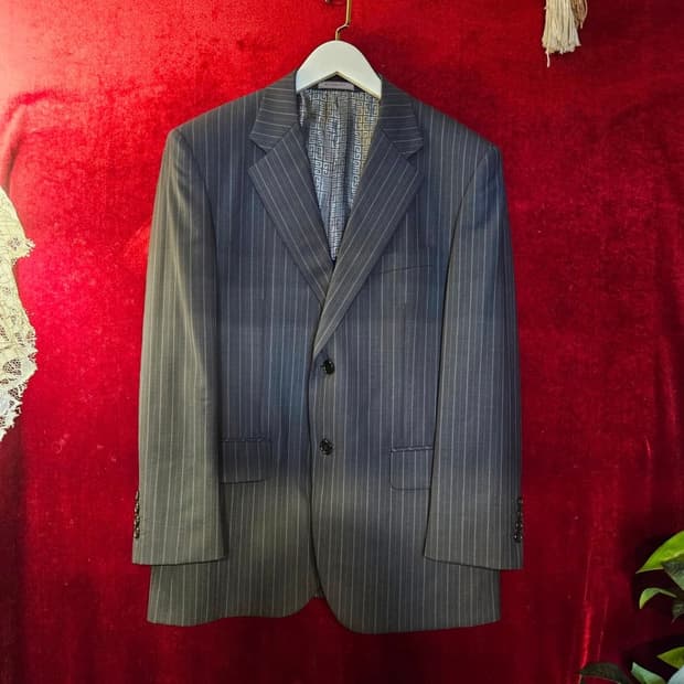 지방시(GIVENCHY) 챠콜 스트라이프 정장 셋업(95-100)