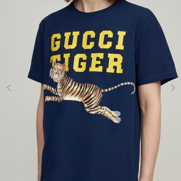 구찌 타이거 프린트 네이비 반팔 티셔츠