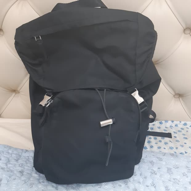 프라다 블랙백팩 정품