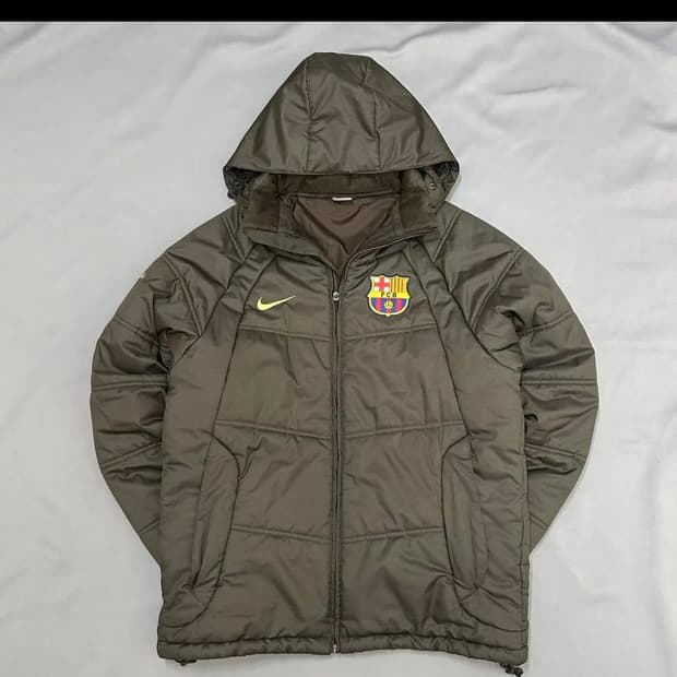 나이키 바르셀로나 패딩 m사이즈